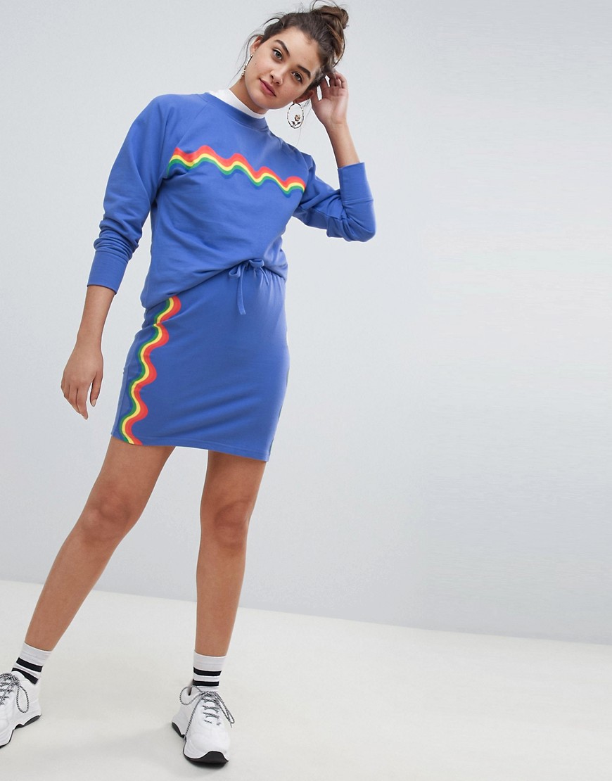 Daisy Street Kjol med regnbågsmönstrade vågiga ränder-Blå