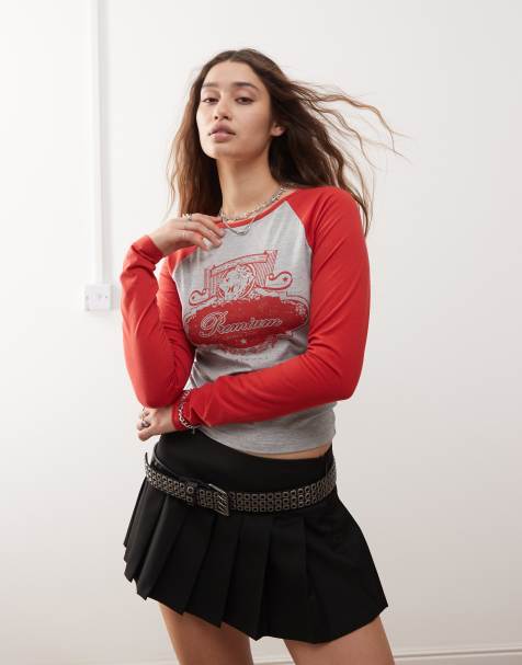 Daisy Street – Knapp geschnittenes College-T-Shirt mit Tiger-Print und Kontrastärmeln in Rot - view 1