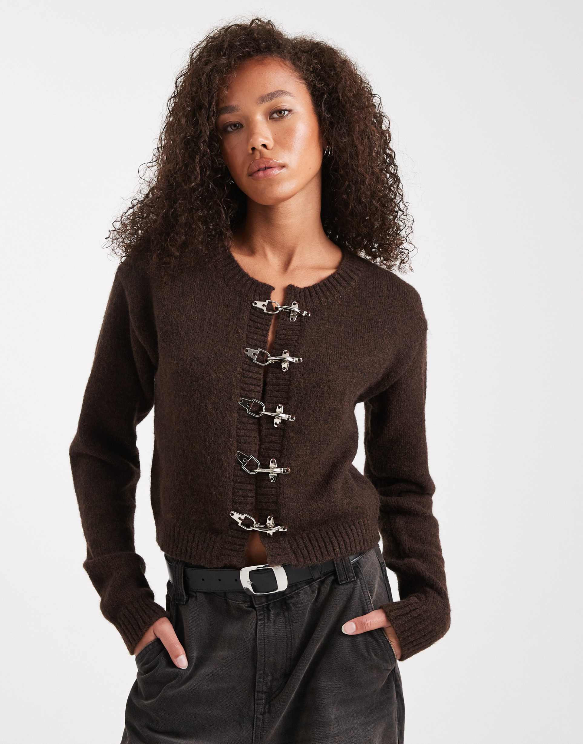 daisy street knit clasp cardigan in brown
