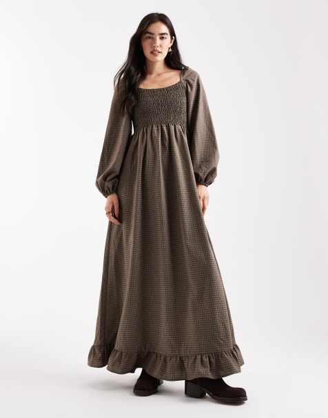 Daisy Street – Langärmliges, gesmoktes Maxikleid in kariertem Blau-Braun - view 1