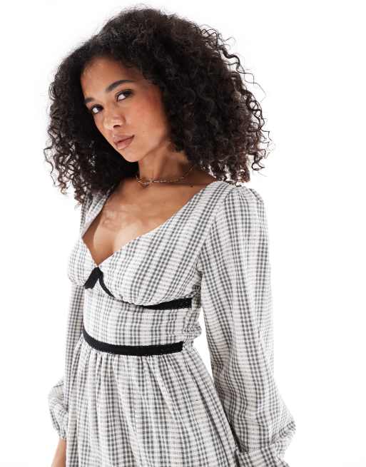 Daisy Street – Langärmliges, gestuftes Maxikleid in Schwarz-Weiß kariert, 2 von 4