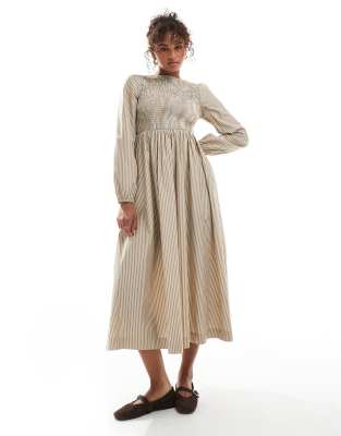 Daisy Street - Langärmliges Midaxi-Kleid in Naturfarben mit Streifen und gesmoktem Oberteil-Neutral