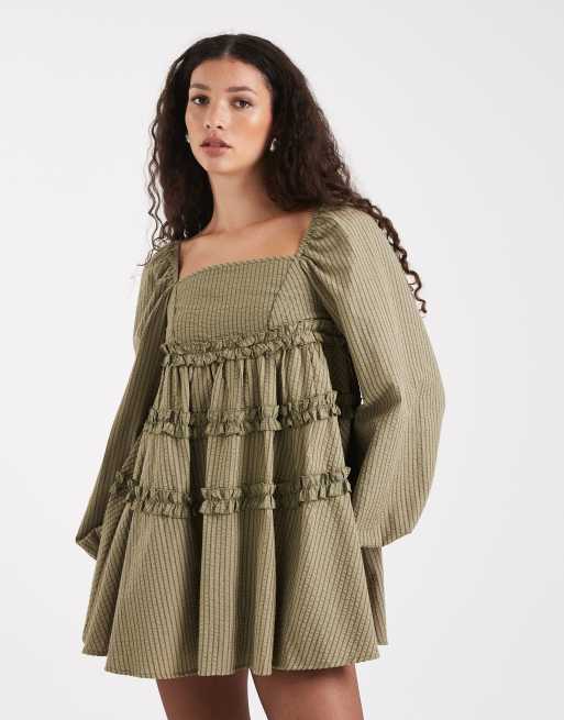 Daisy Street – Langärmliges Minikleid in Grün gestreift mit voluminösem Stufendesign, 2 von 4