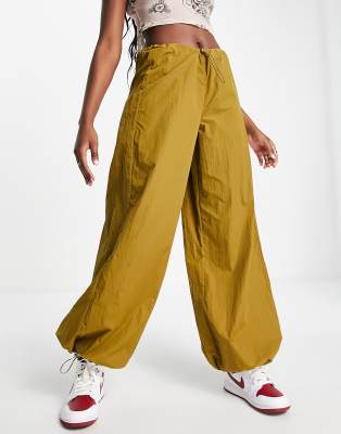 Daisy Street - Lässige Fallschirmhose in Khaki mit weitem Bein und Tunnelzug in der Taille-Grün