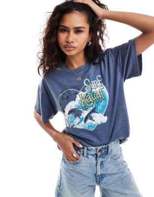 Daisy Street - Legeres T-Shirt in verwaschenem Blau mit Delfingrafik