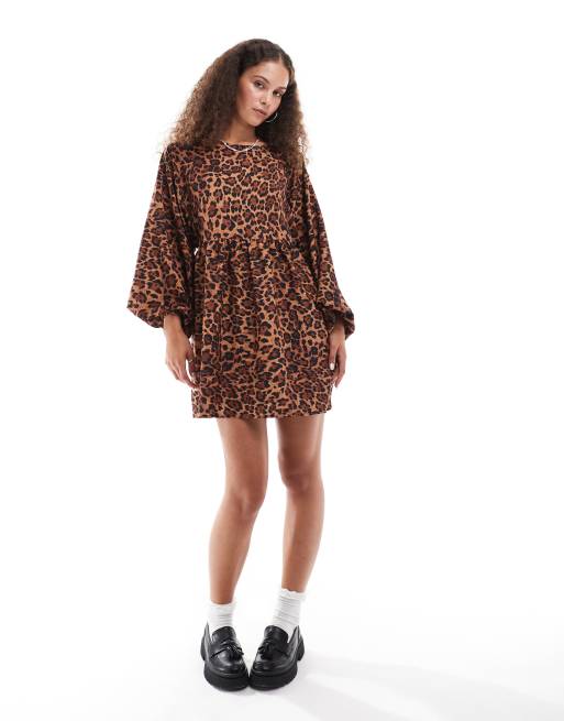 Daisy Street – Leopardmönstrad, kort smockklänning i vintagestil