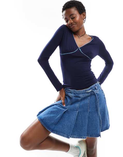 Daisy Street long sleeve jersey rib v neck top with bow - view 1