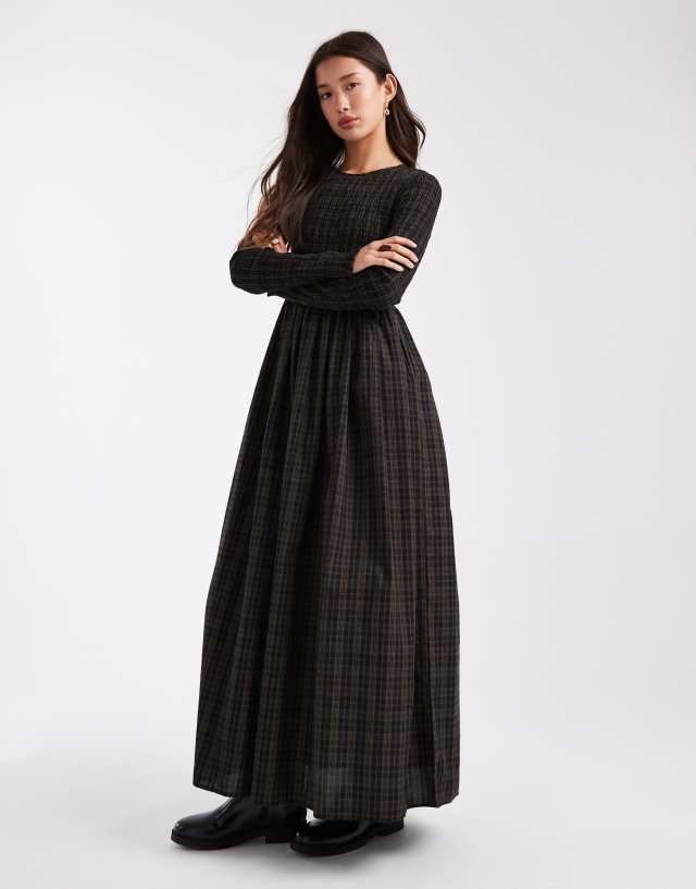 Daisy Street long sleeve shirred maxi dress in brown plaid