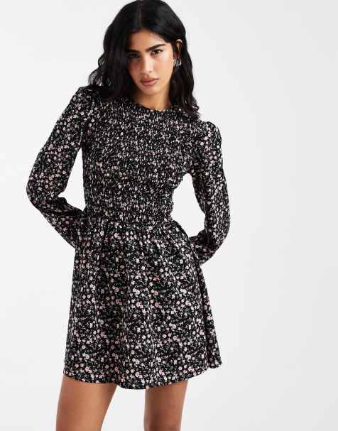 Daisy Street long sleeve shirred mini smock dress in black pink floral
