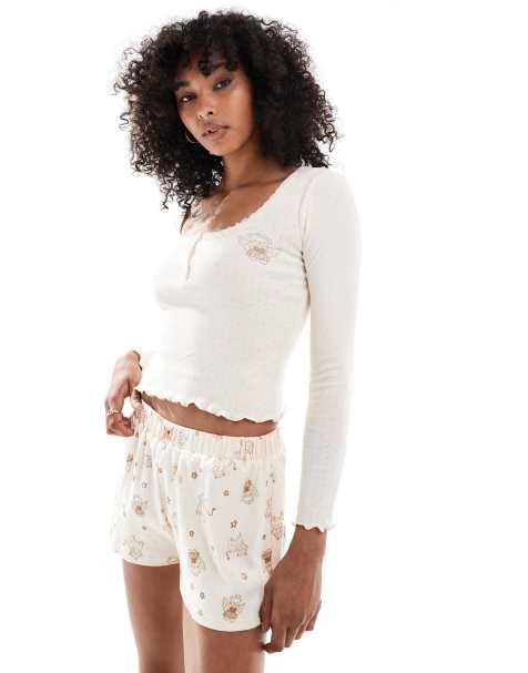 Daisy Street long sleeve top and shorts pyjama set in bear print - view 1
