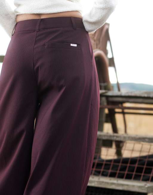 Daisy Street low rise baggy leg trouser with asymmetric button in burgundy , 3 of 4