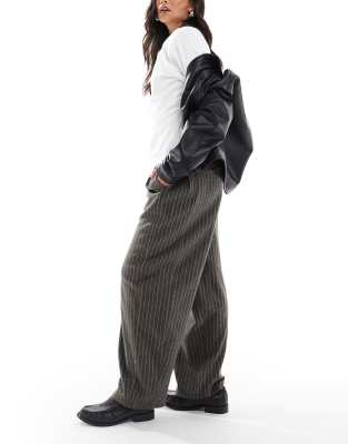 Daisy Street Daisy Street low rise baggy trousers in charcoal stripe-Grey