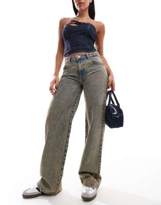 low rise boyfriend jeans in blue dirty wash