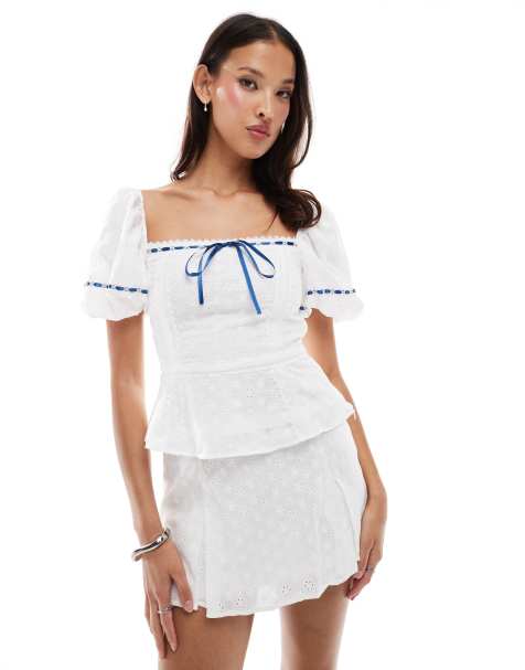Daisy Street low rise broderie mini skirt with thread through ribbon in white co-ord - view 1