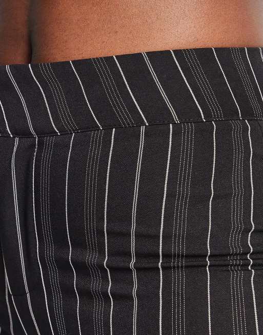 Daisy Street low rise fit flare trousers in black pinstripe, 3 of 4