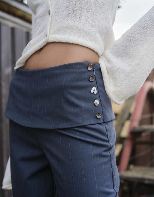 Daisy Street low-rise fold-over wide leg pants in grey pinstripe, 3 of 4