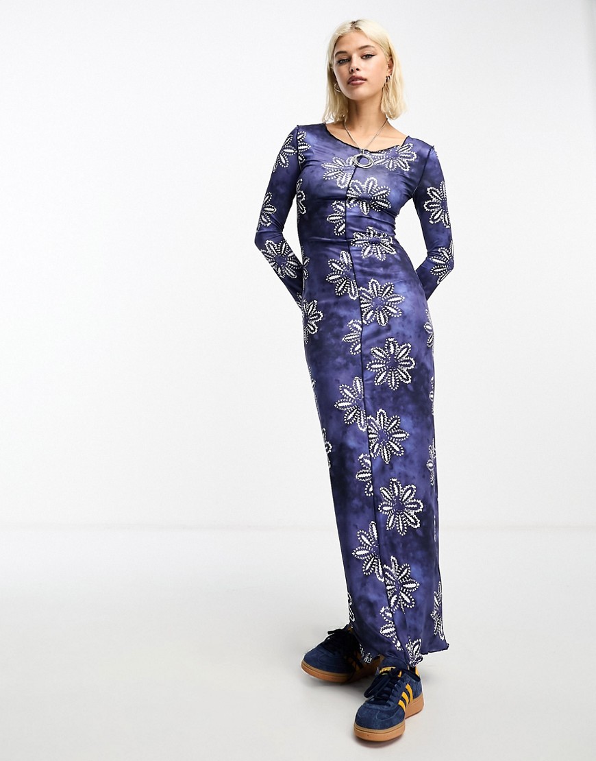 Daisy Street maxi long sleeve fitted dress in blue batik print