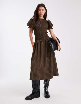 Daisy Street - Maxikleid in Braun mit Puffärmeln, tiefer Taille und gelben Nadelstreifen-Bunt