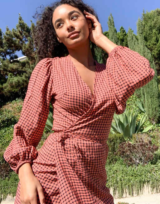 Daisy wrap dress store
