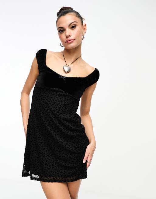 Daisy Street mini babydoll dress in flocked velvet | ASOS