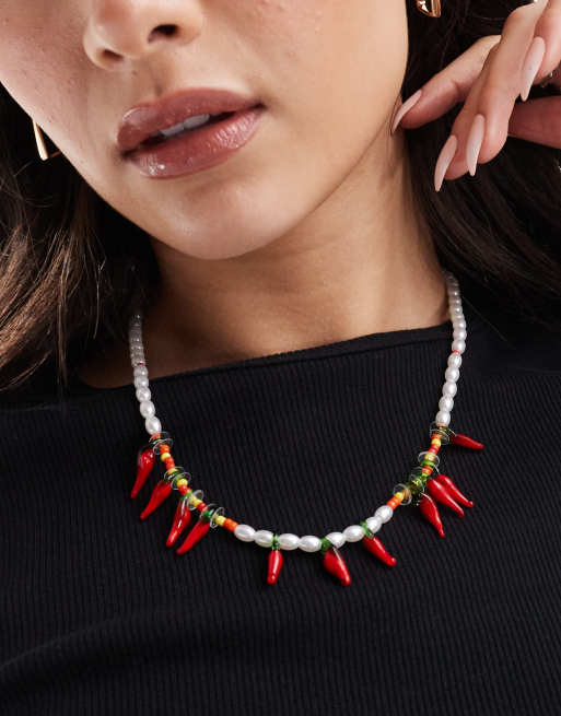Daisy Street mini beaded chilli and pearl necklace