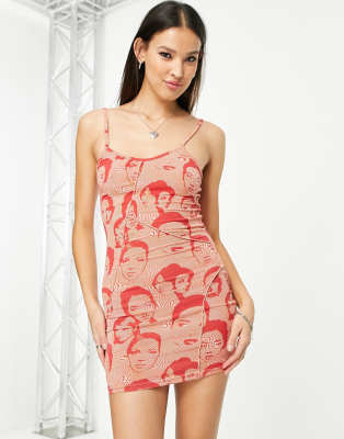 Daisy Street - Mini bodyconjurk met overlock-detail, cami-bandjes in rozerode retro gezichtsprint