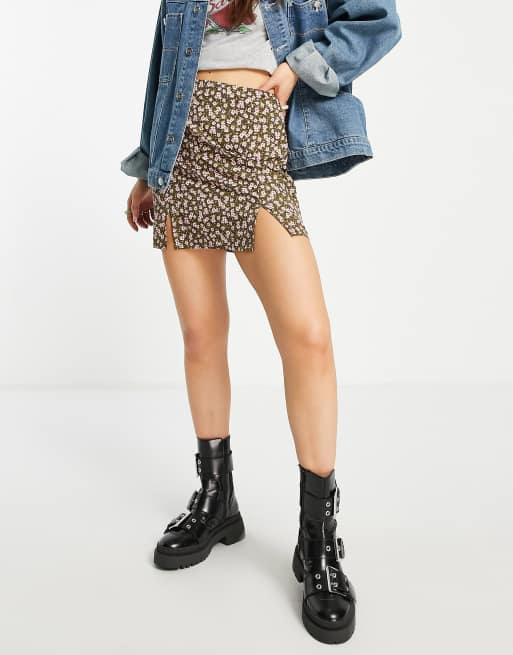 Daisy Street - Mini-jupe trapèze fendue jusqu'à mi-cuisse avec imprimé à petites fleurs style grunge