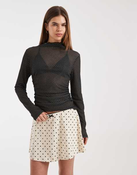 Daisy Street – Mini-Skort aus Jersey in gepunktetem Cremeweiß mit niedrigem Bund - view 1