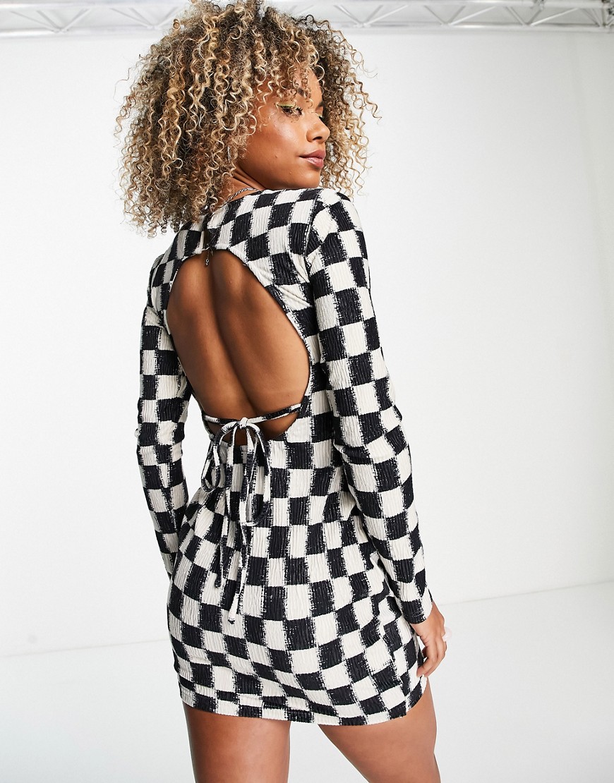 Daisy Street open back bodycon mini dress in checkboard velvet plisse-Multi