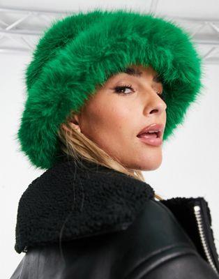 Daisy Street oversized bucket hat in green faux fur
