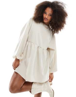 oversized long sleeve smock mini dress in washed sand plaid-Neutral
