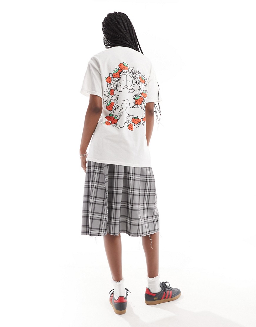 Daisy Street oversized t-shirt with Garfield strawberry graphic-White