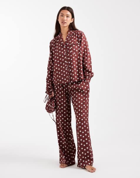 Daisy Street pajama shirt and pull on pants set with matching bag in burgundy star print - view 1