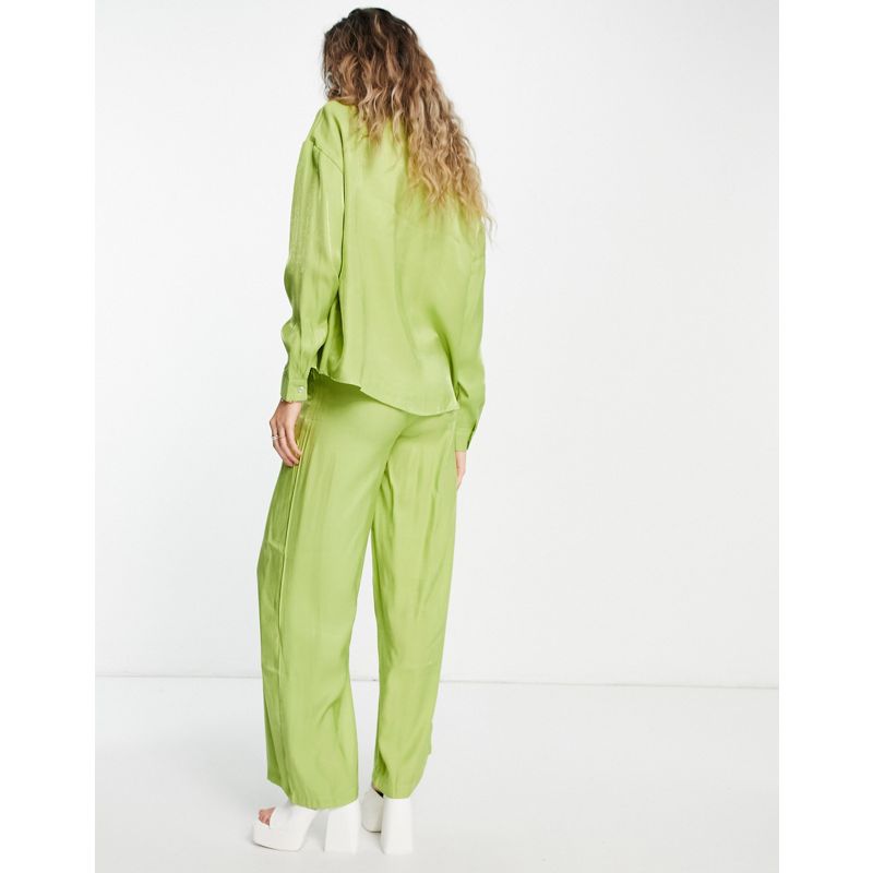  Donna Daisy Street - Pantaloni a fondo ampio verde luminoso in coordinato