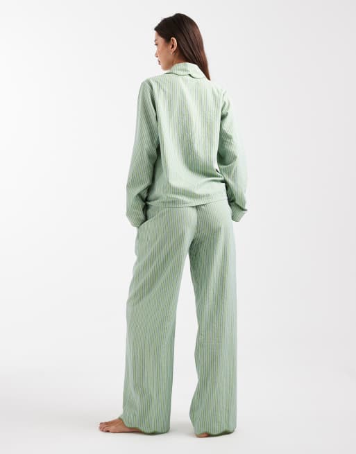 Daisy Street - Pigiama con camicia e pantaloni blu navy a righe con mascherina da notte abbinata, 3 di 4