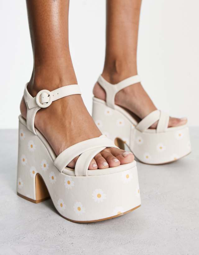 Daisy Street platform heeled sandals in beige daisy