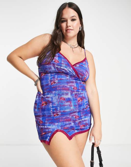Daisy Street Plus 90s cami mini dress in retro print with lace trim, 2 of 4