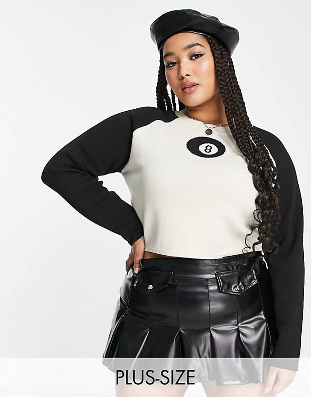 Daisy Street Plus - crop knitted jumper with 8 ball grpahic
