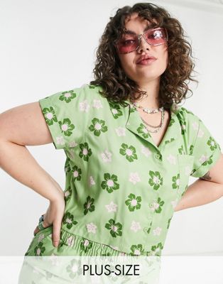 Daisy Street Plus cropped boxy shirt in retro smile graphic floral co-ord
