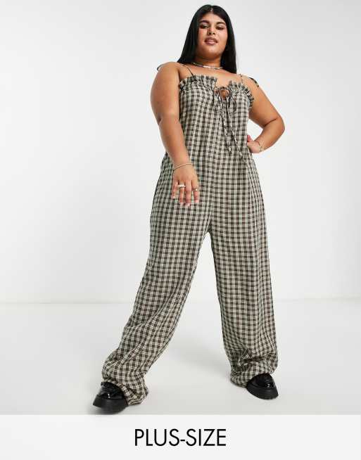 Daisy Street Plus – Lässiger Jumpsuit im Grunge-Look mit Karo-Print, Bindeband vorne und Trägern