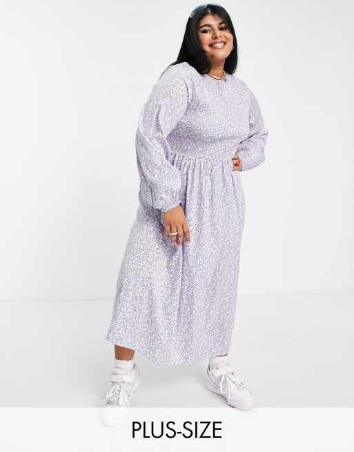 Daisy Street Plus – Midi-Hängerkleid mit gesmoktem Detail und fliederfarbenem Blumenmuster