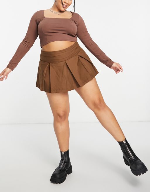 Daisy Street Plus - Mini jupe-short évasée plissée style années 2000 - Marron, 2 de 4