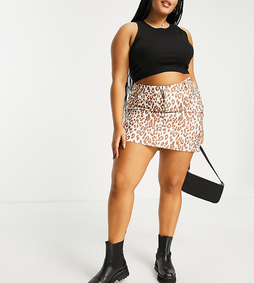 Daisy Street Plus mini skirt in leopard print co-ord-White