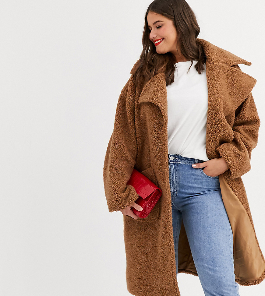 Daisy Street Plus — Oversized lang plysset jakke i fleece-Brun