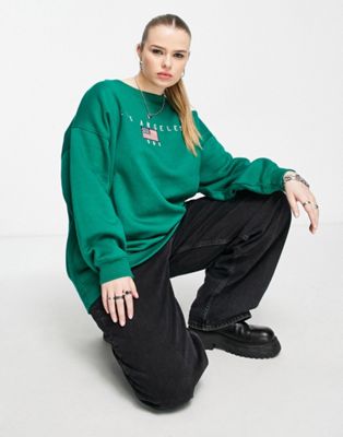 Daisy Street Plus Relaxed Sweatshirt With La Graphic In Green