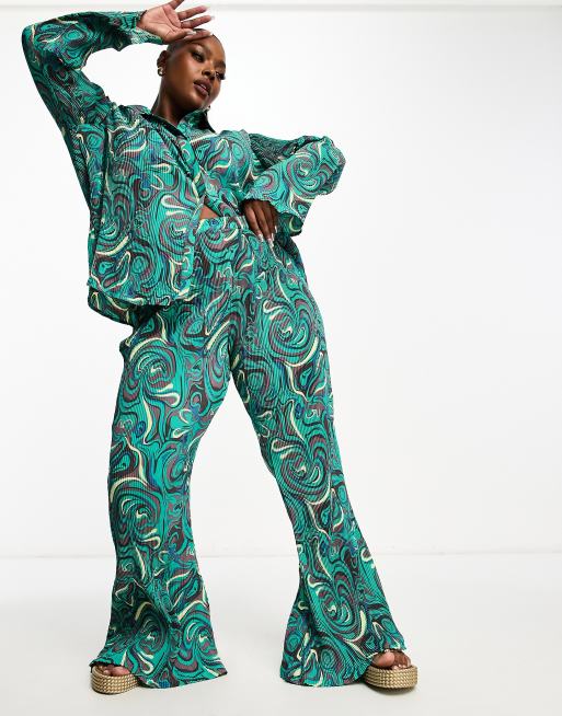 Daisy Street Plus relaxed trousers in plisse swirl co-ord