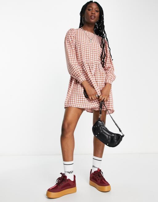 Daisy Street Plus – Rosa- och brunrutig miniklänning i mikromodell med smock