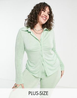 Daisy Street Plus slinky 90s ruched front fitted shirt in mint co-ord