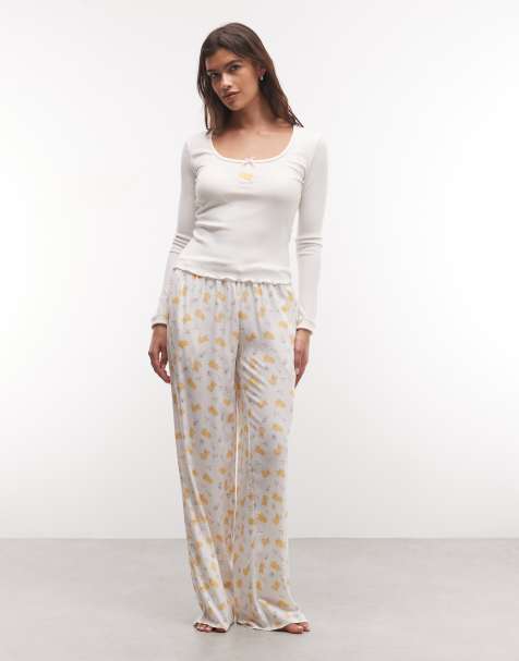 Daisy Street pyjama long sleeve top with matching trousers in bear print - view 1