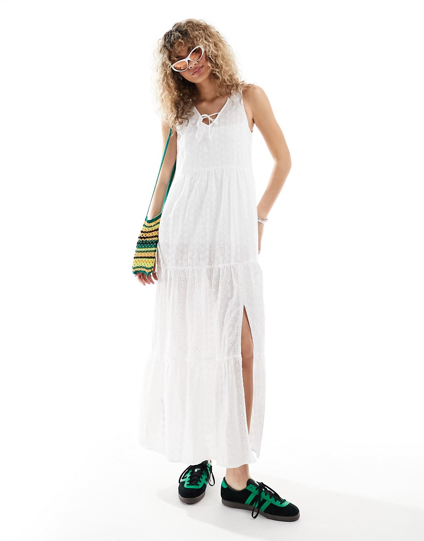 relaxed boho maxi dress in white broiderie